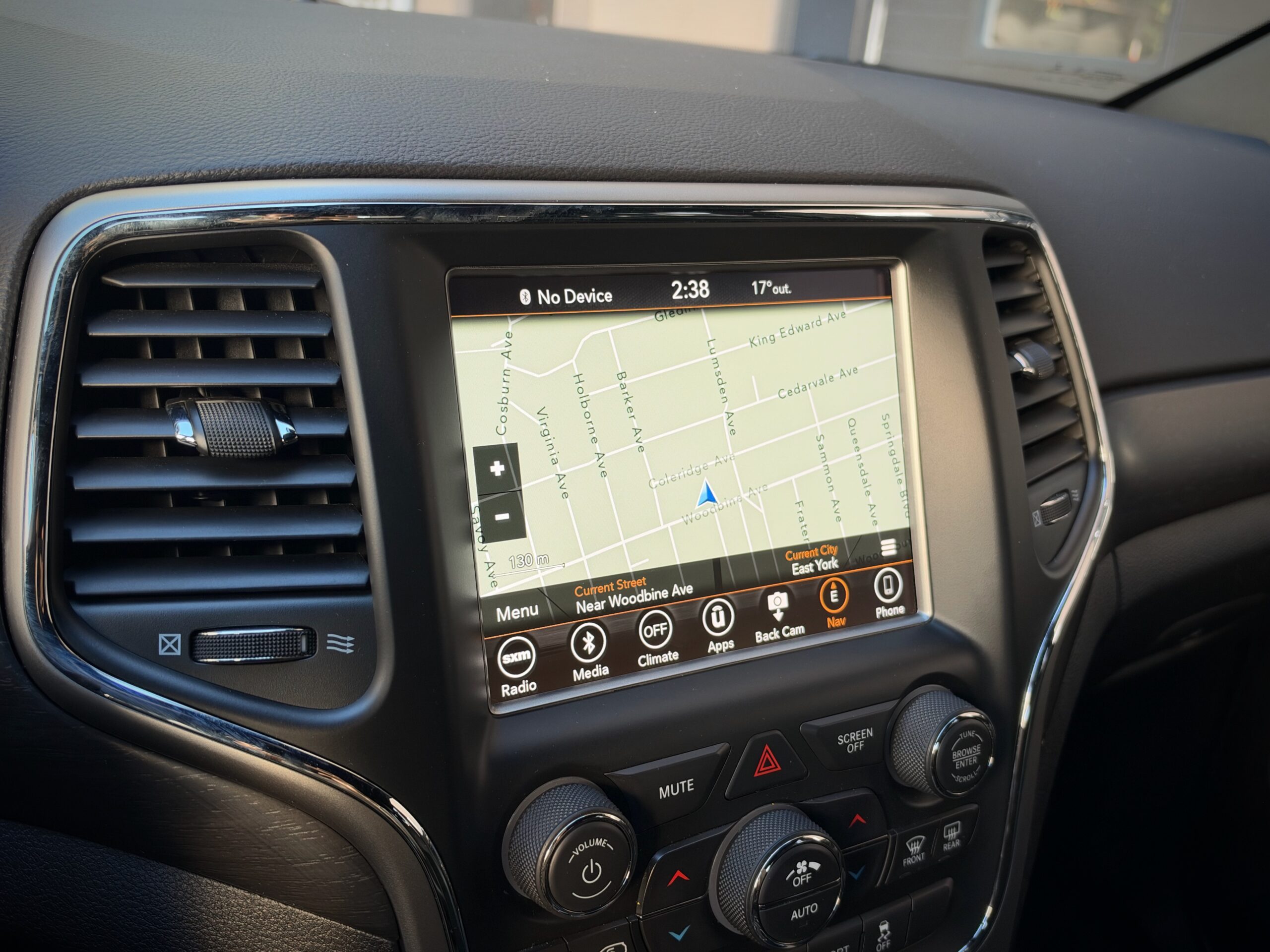 
								2018 Jeep Grand Cherokee Altitude full									
