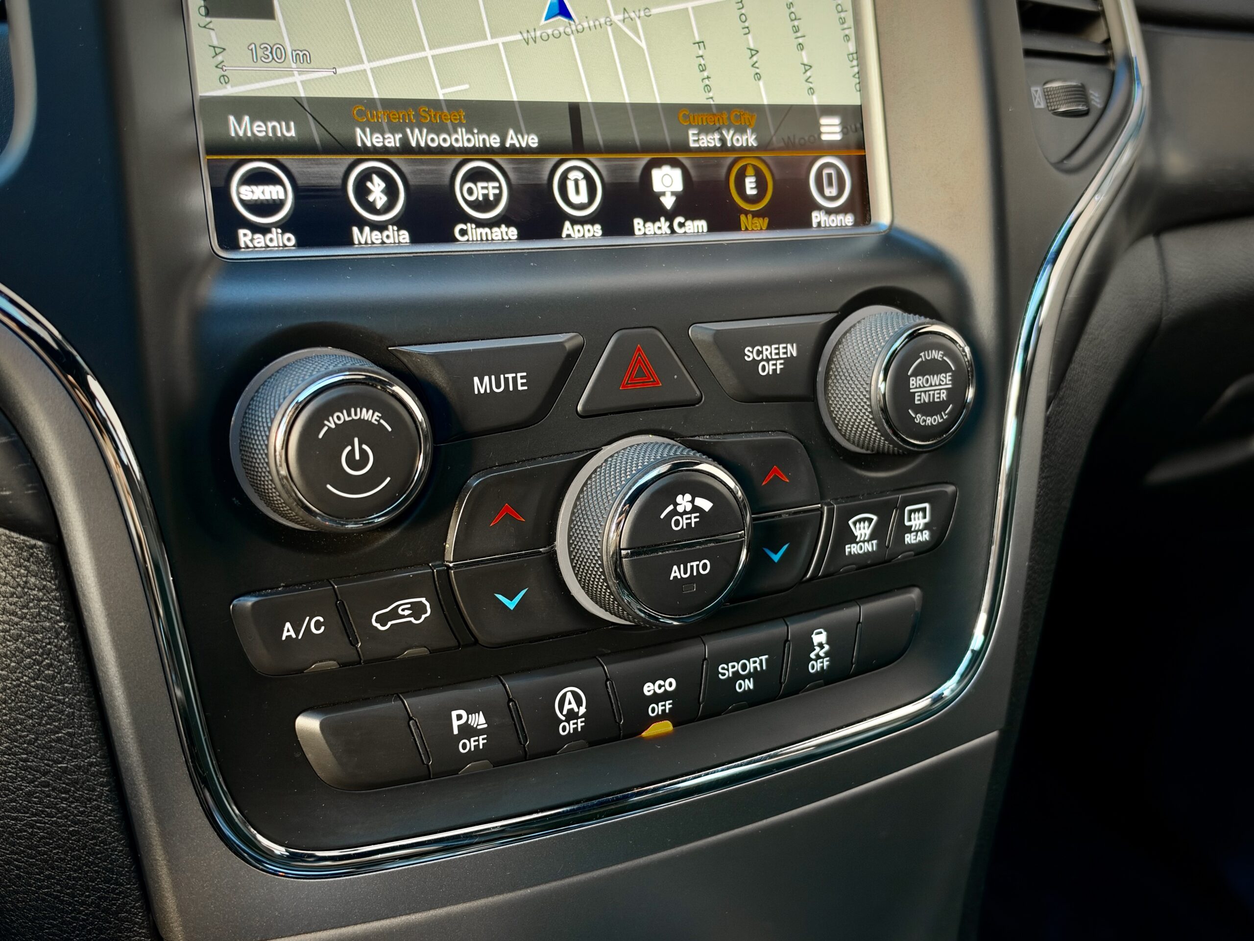 
								2018 Jeep Grand Cherokee Altitude full									