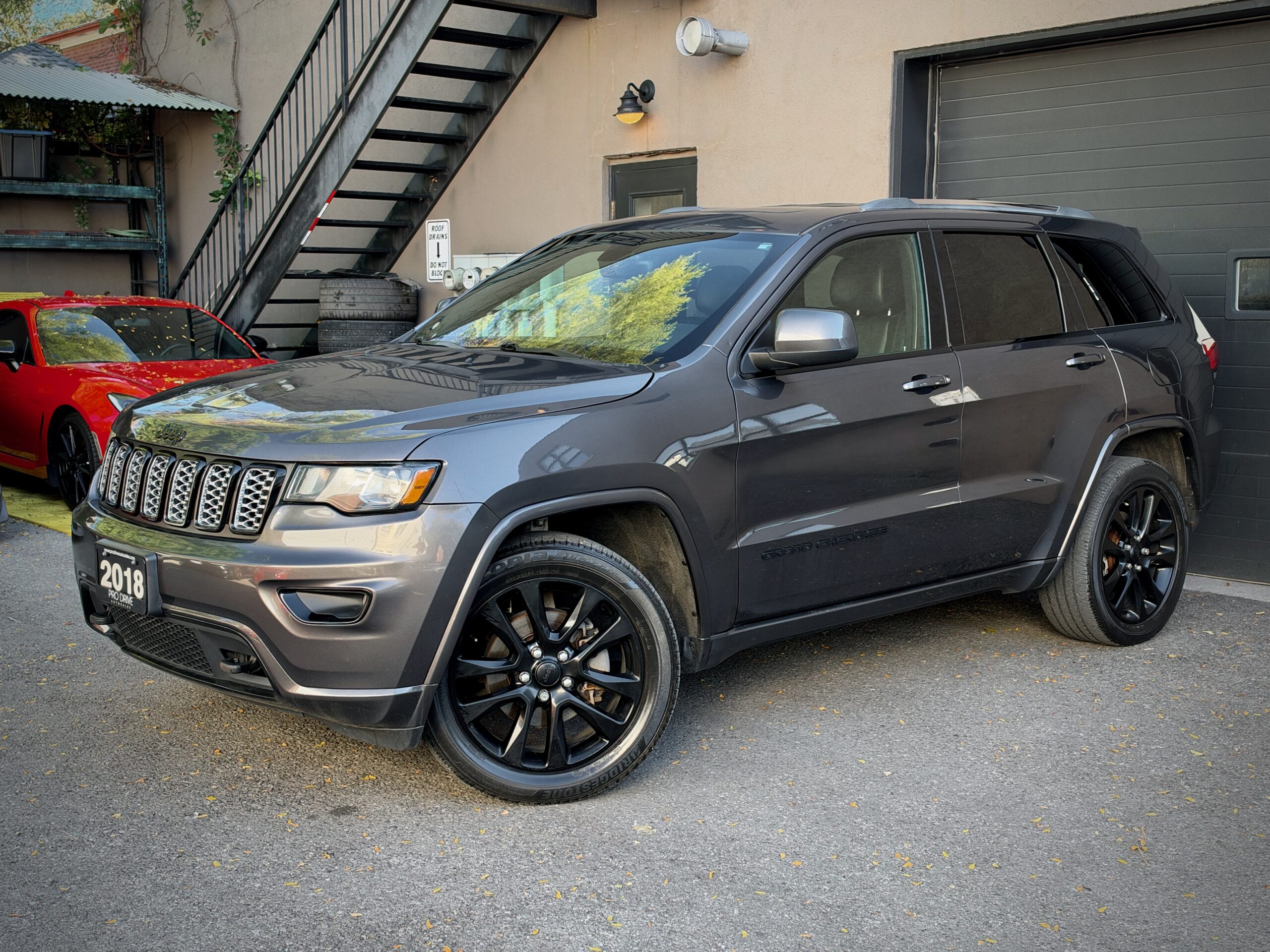 
								2018 Jeep Grand Cherokee Altitude full									