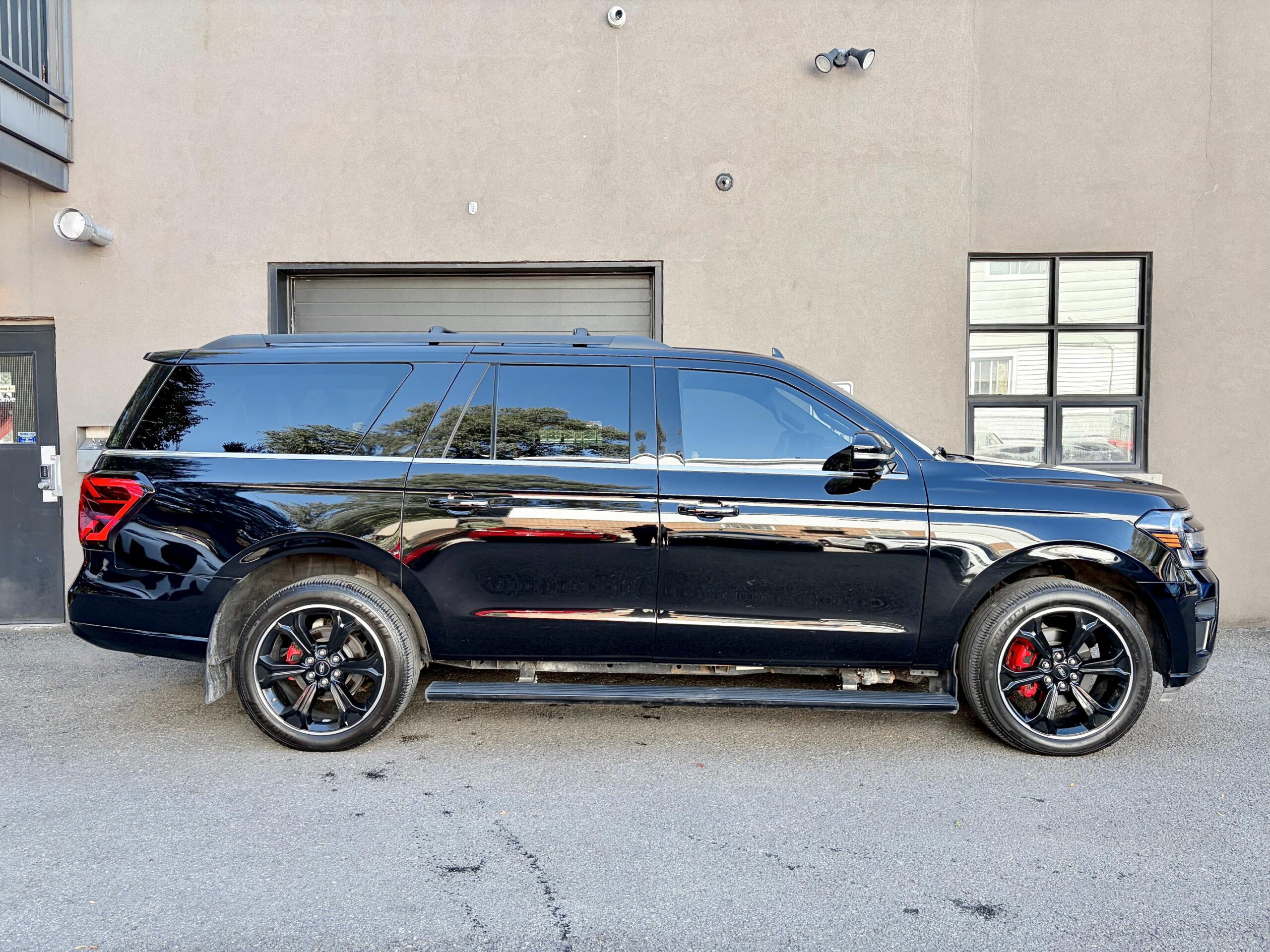 
								2023 Ford Expedition Max Limited full									