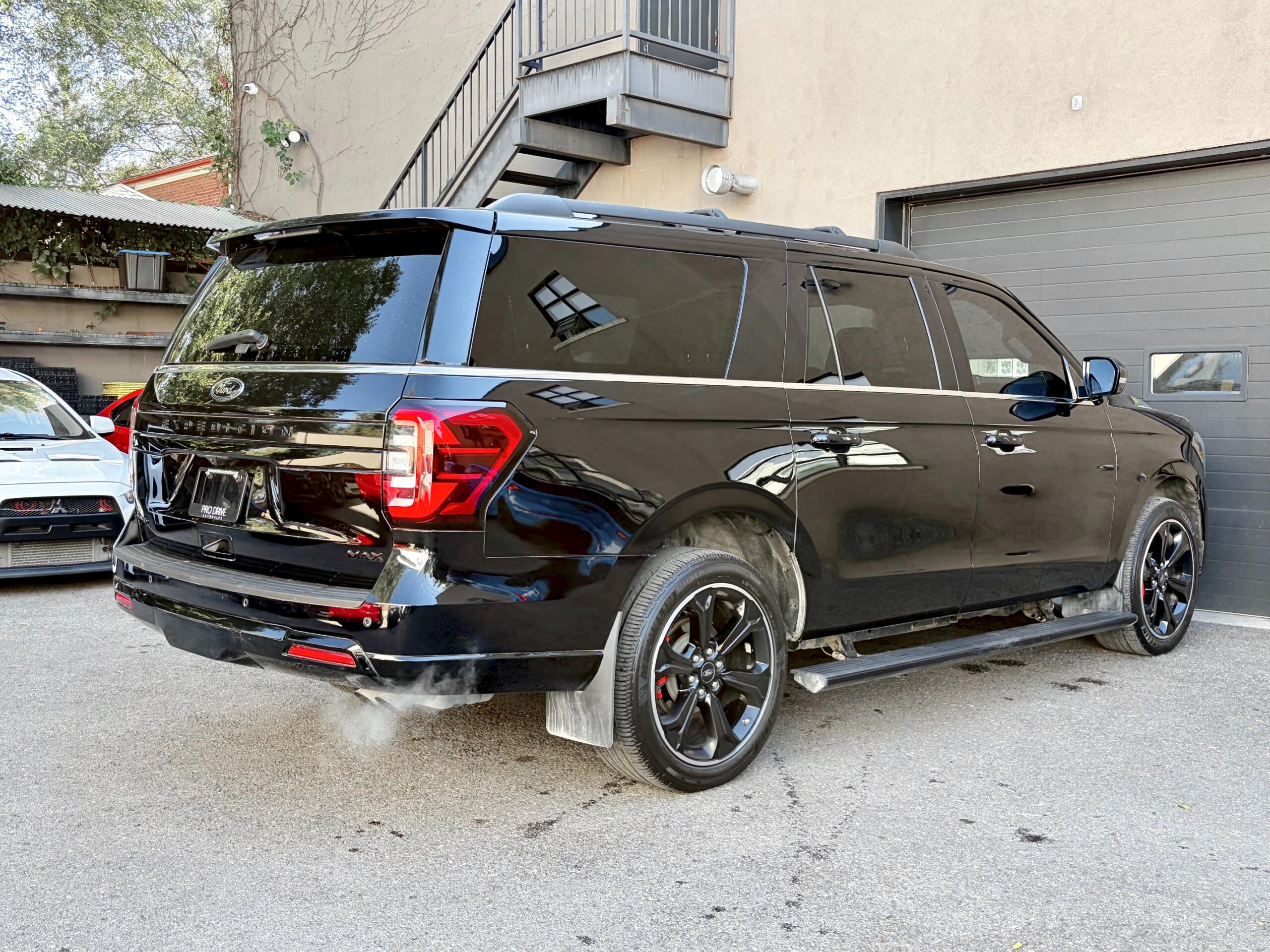 
								2023 Ford Expedition Max Limited full									