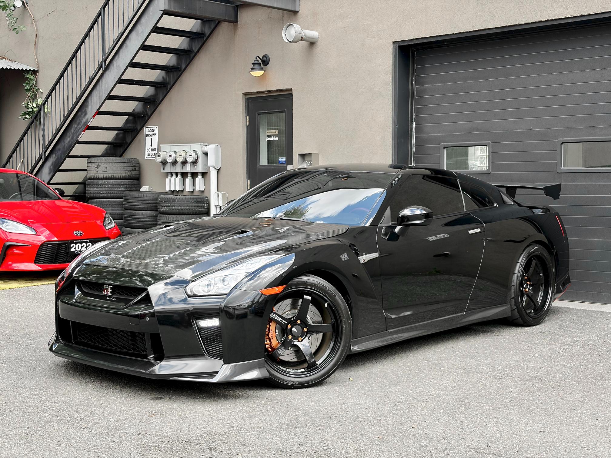 
								2019 Nissan GT-R Premium full									