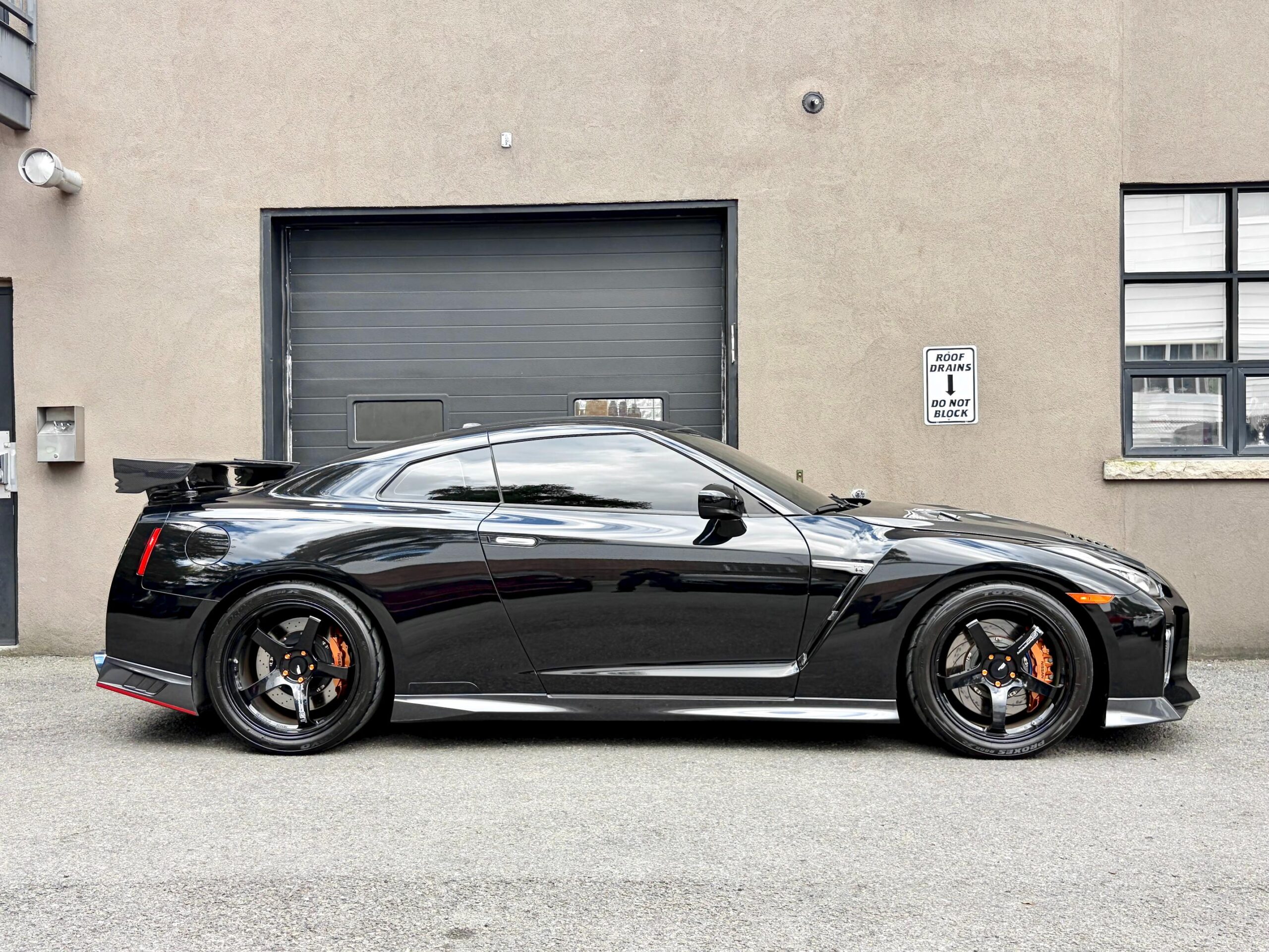 
								2019 Nissan GT-R Premium full									
