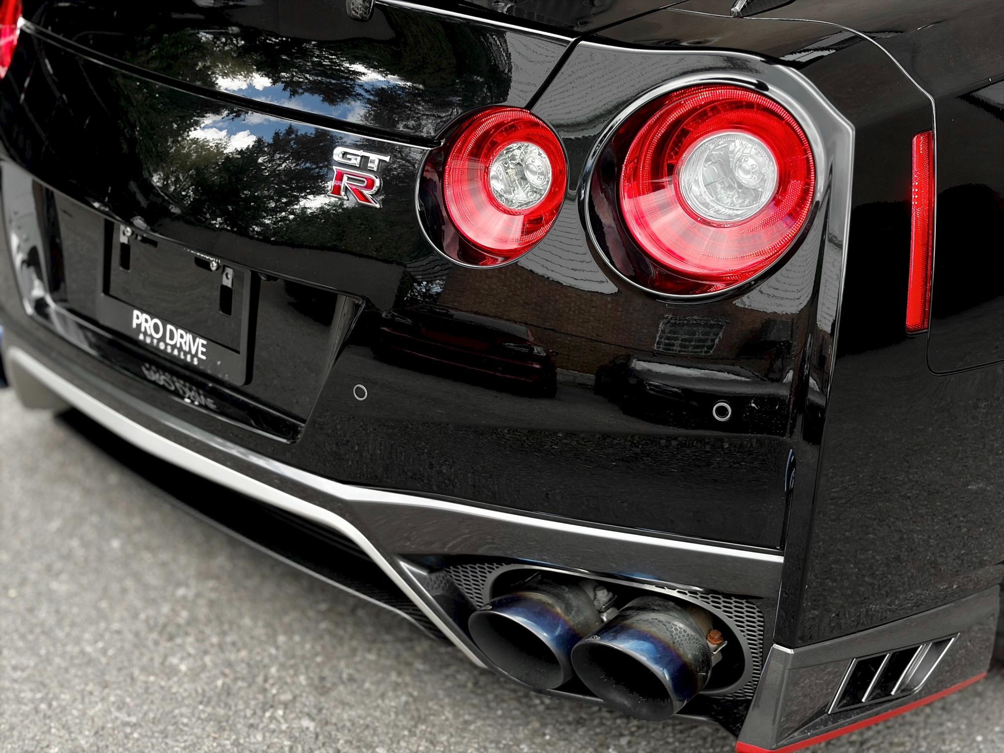 
								2019 Nissan GT-R Premium full									