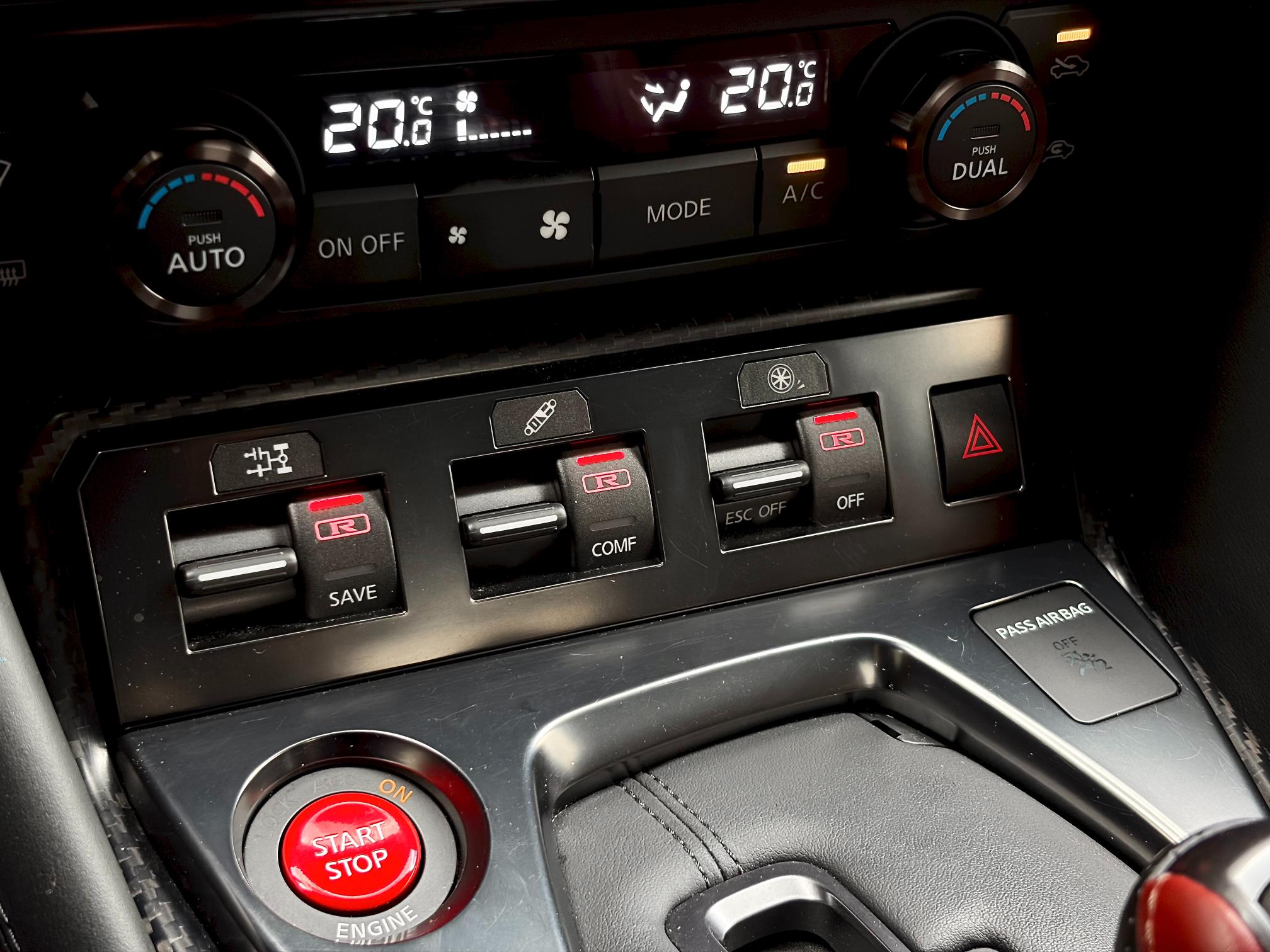 
								2019 Nissan GT-R Premium full									