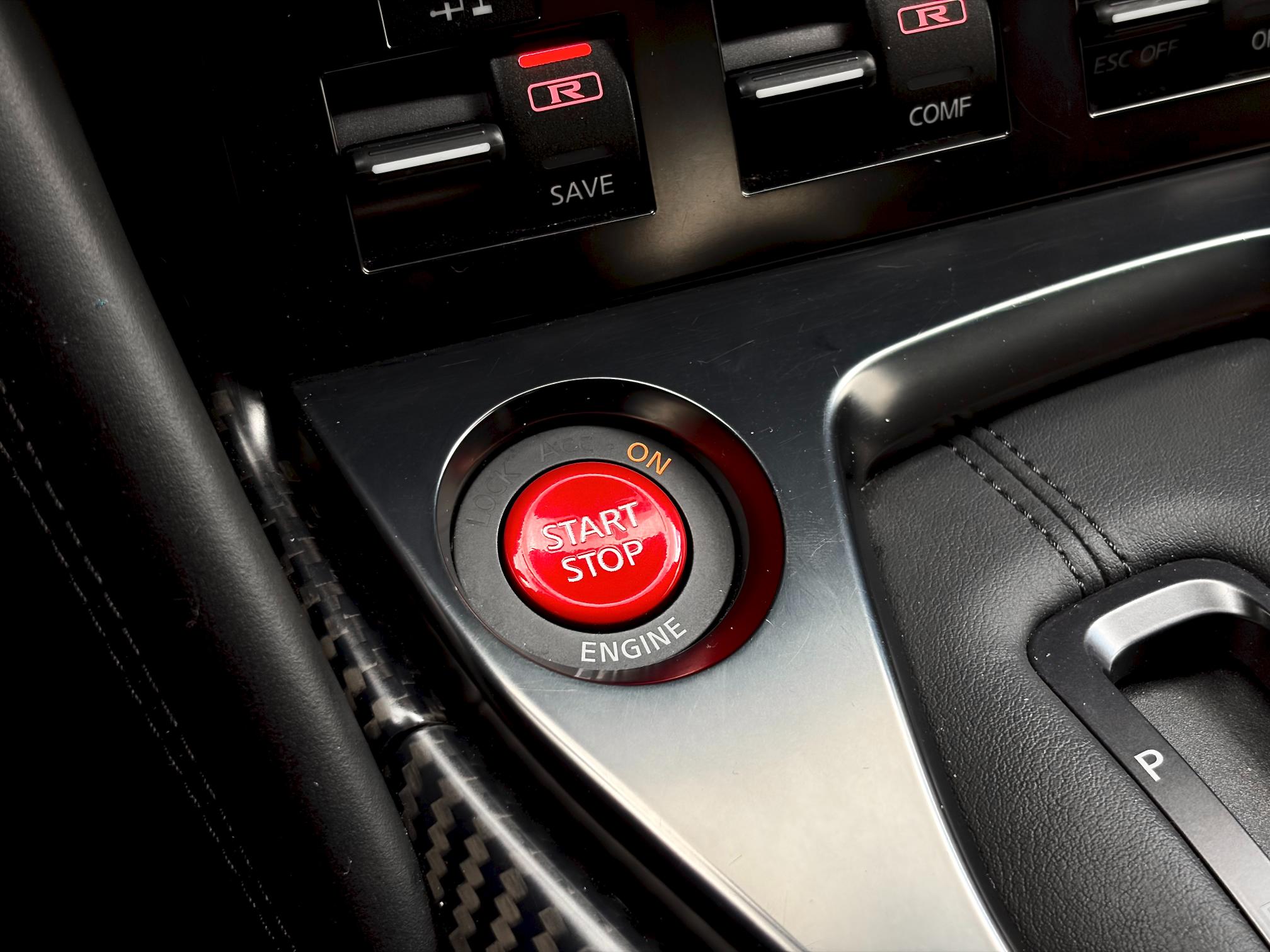 
								2019 Nissan GT-R Premium full									