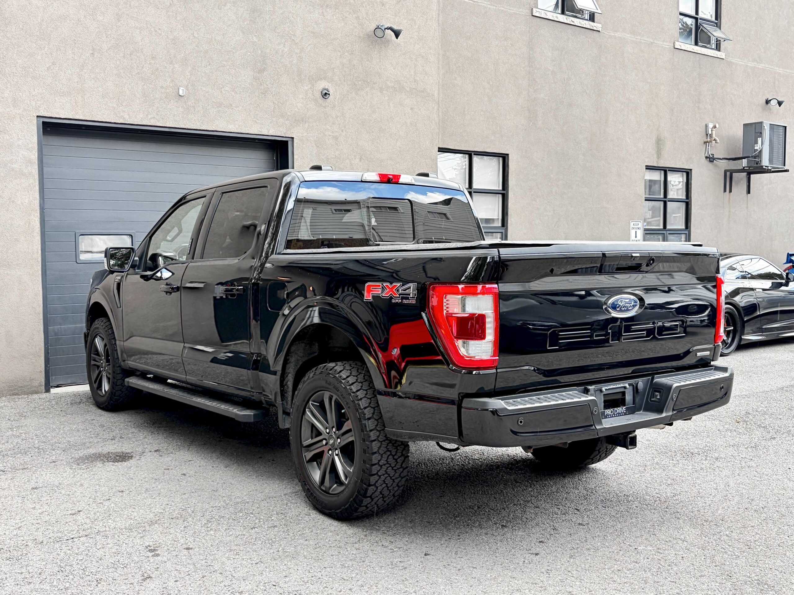 
								2022 Ford F-150 Supercrew Lariat full									