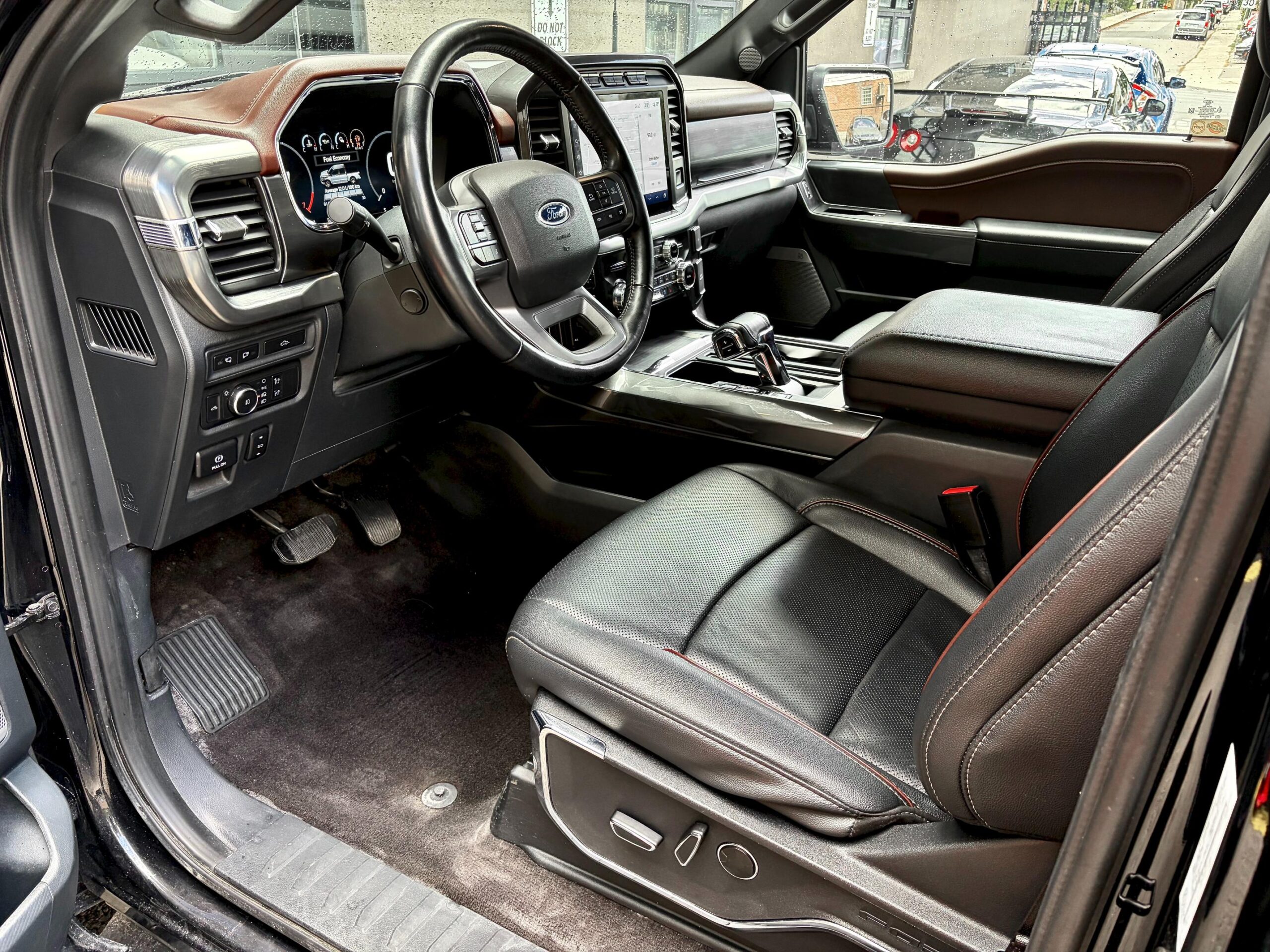 
								2022 Ford F-150 Supercrew Lariat full									