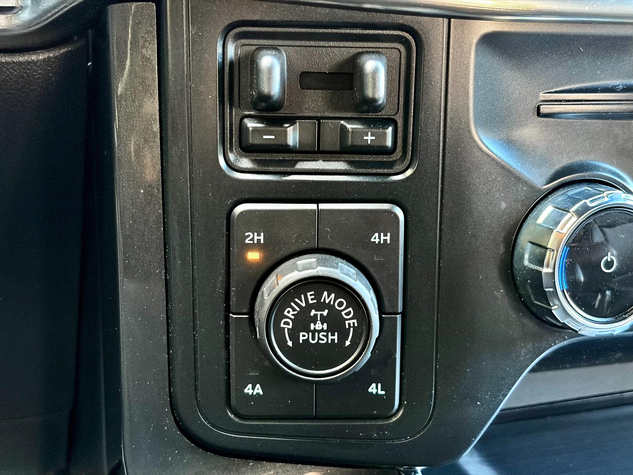 
								2022 Ford F-150 Supercrew Lariat full									
