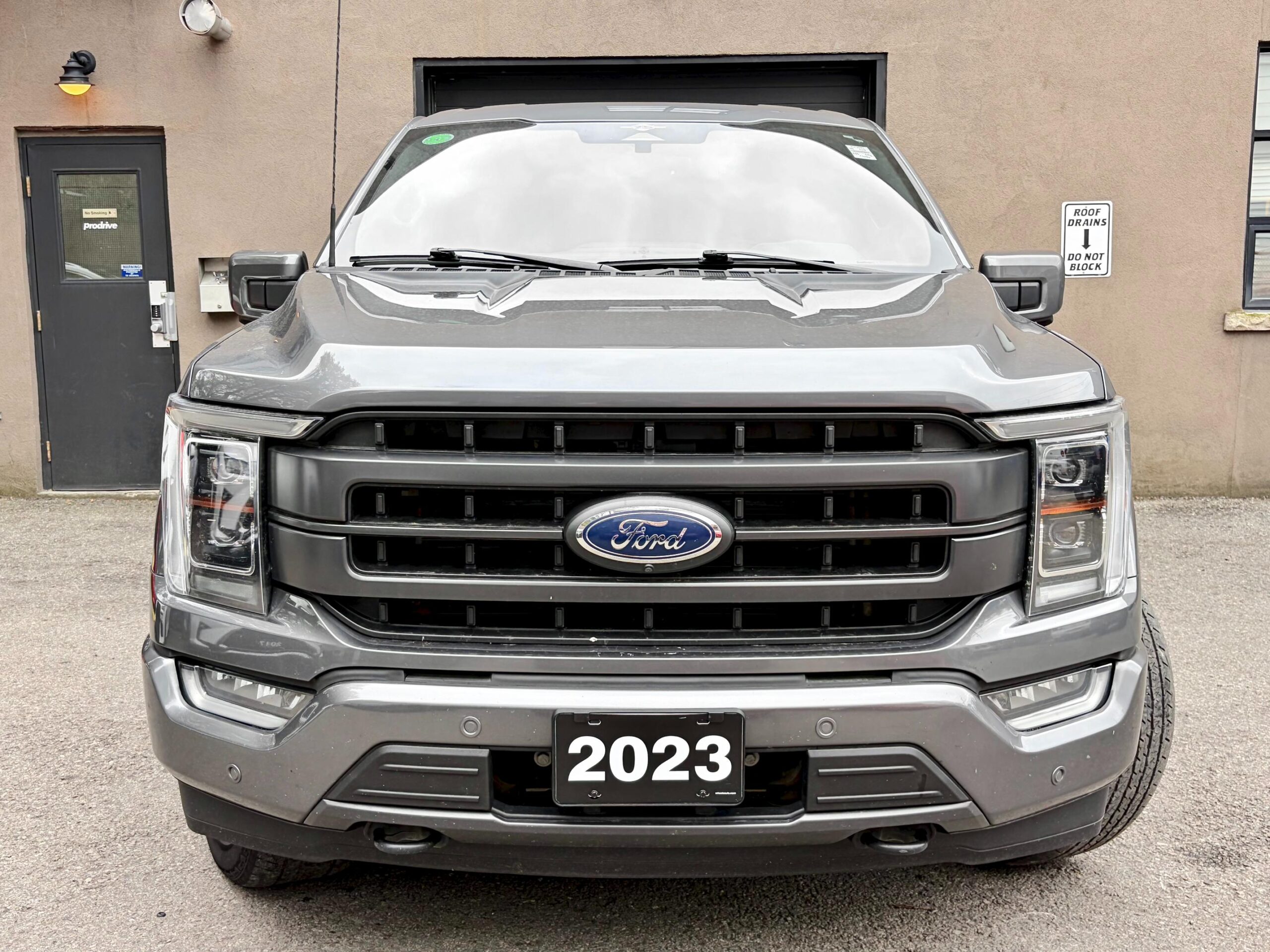 
								2023 Ford F-150 Lariat Supercrew full									
