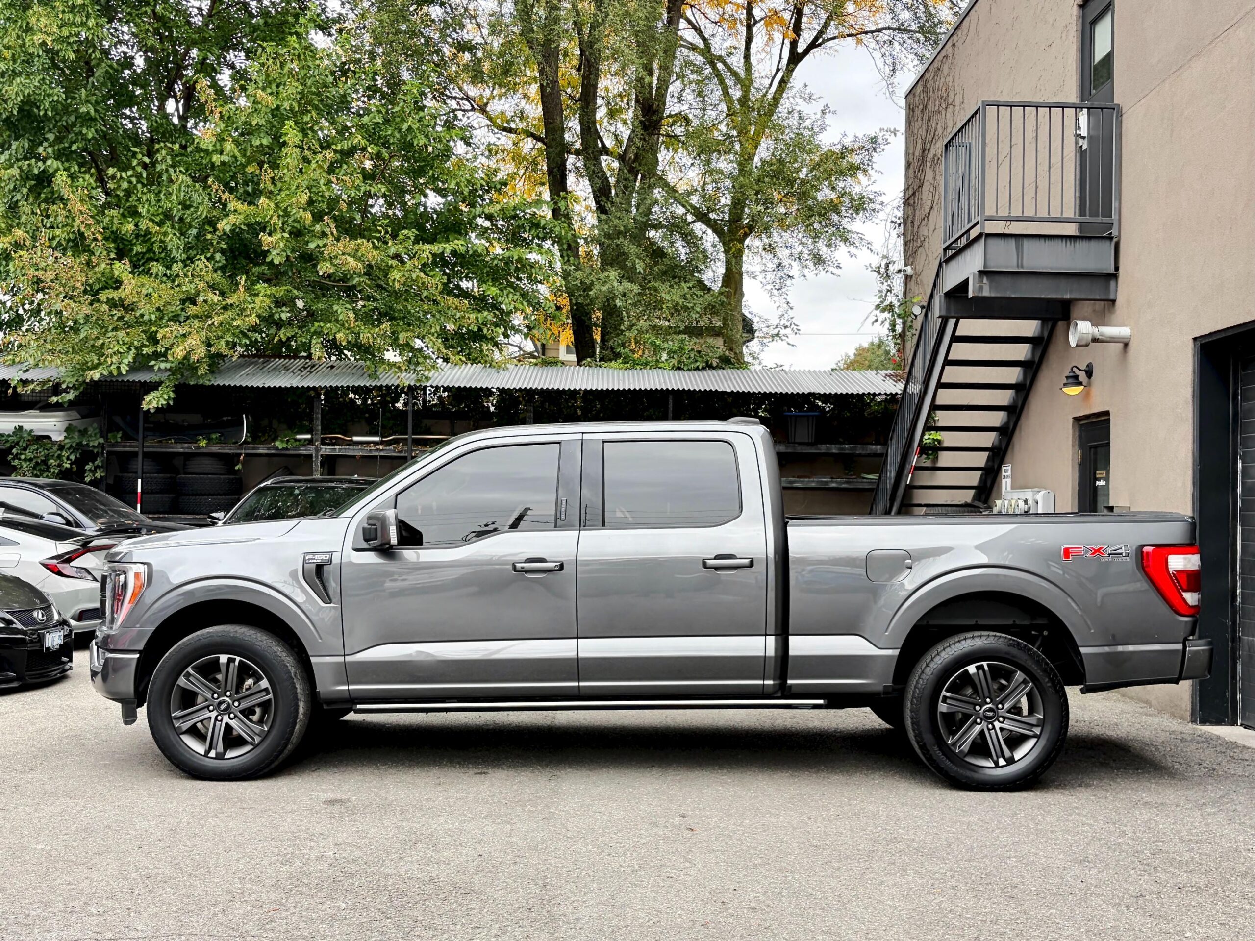 
								2023 Ford F-150 Lariat Supercrew full									