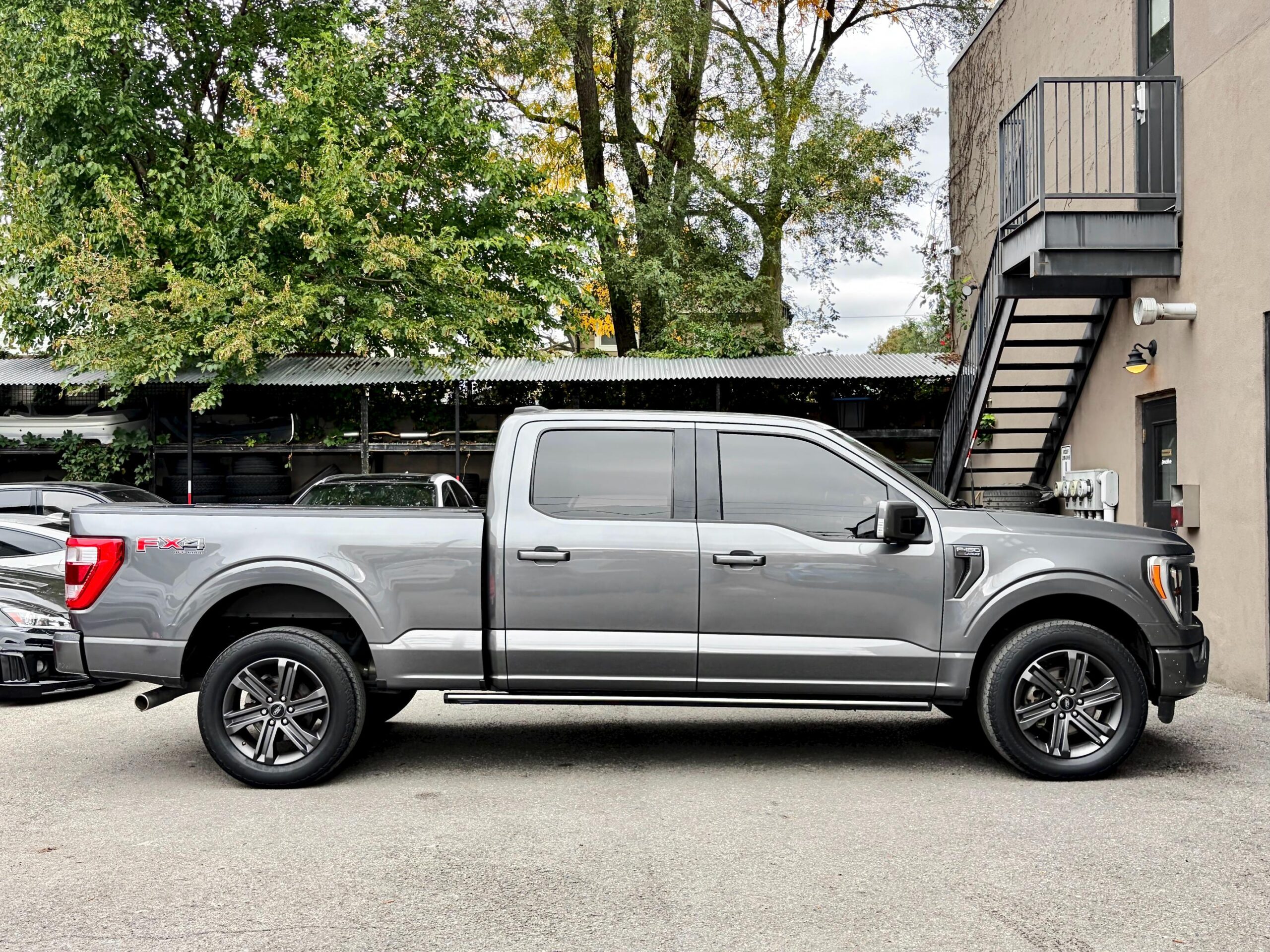 
								2023 Ford F-150 Lariat Supercrew full									