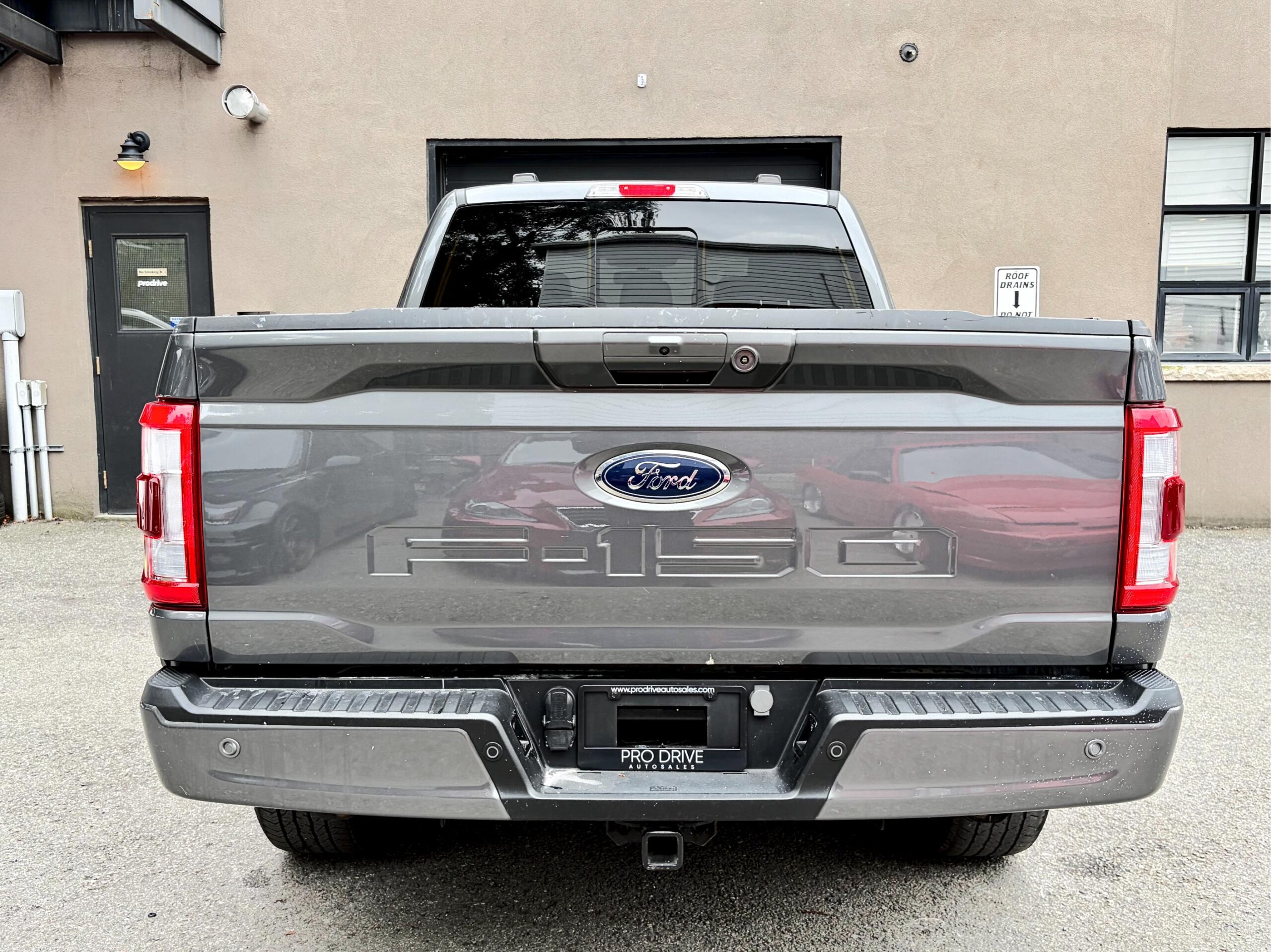 
								2023 Ford F-150 Lariat Supercrew full									
