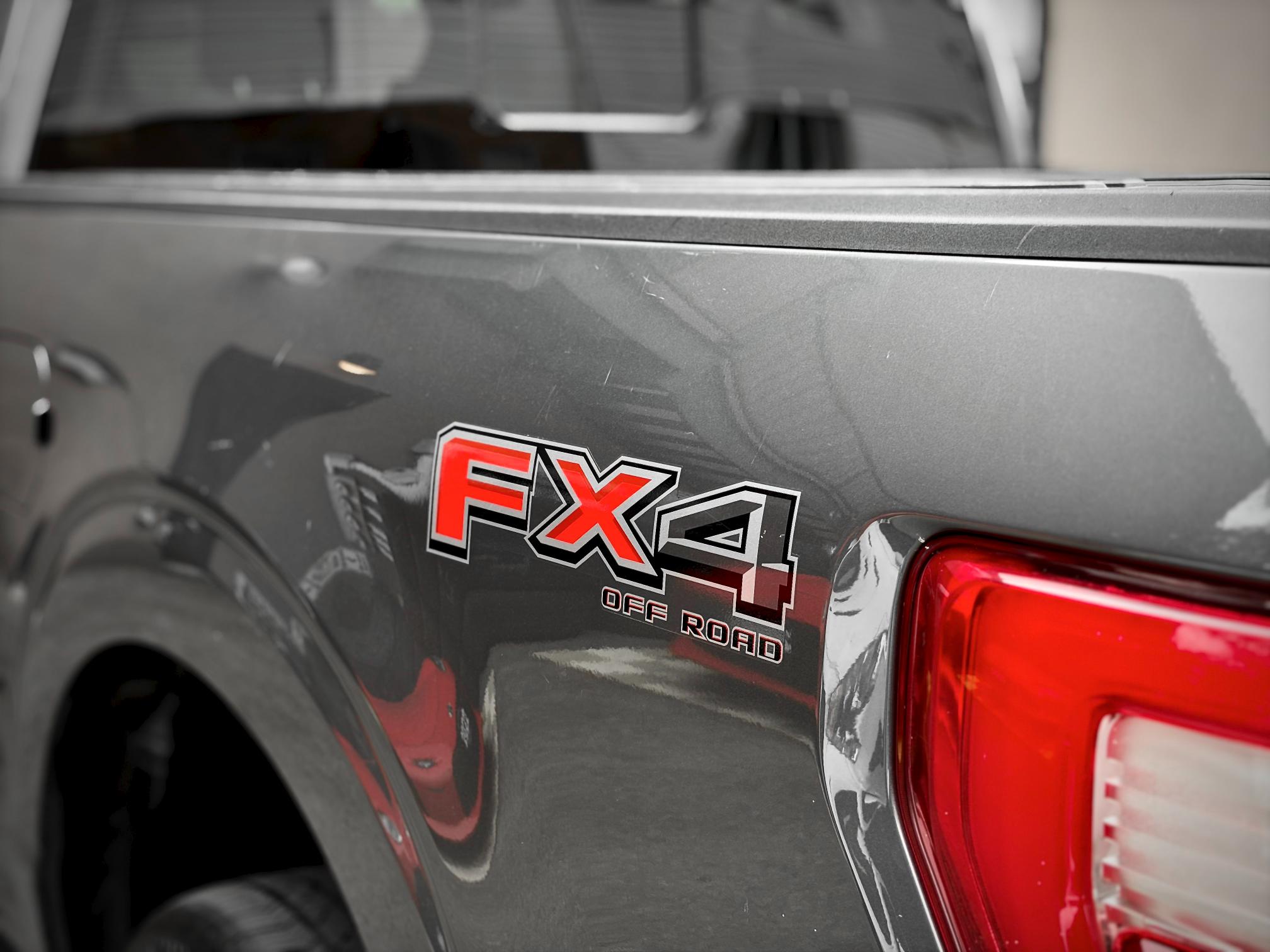 
								2023 Ford F-150 Lariat Supercrew full									