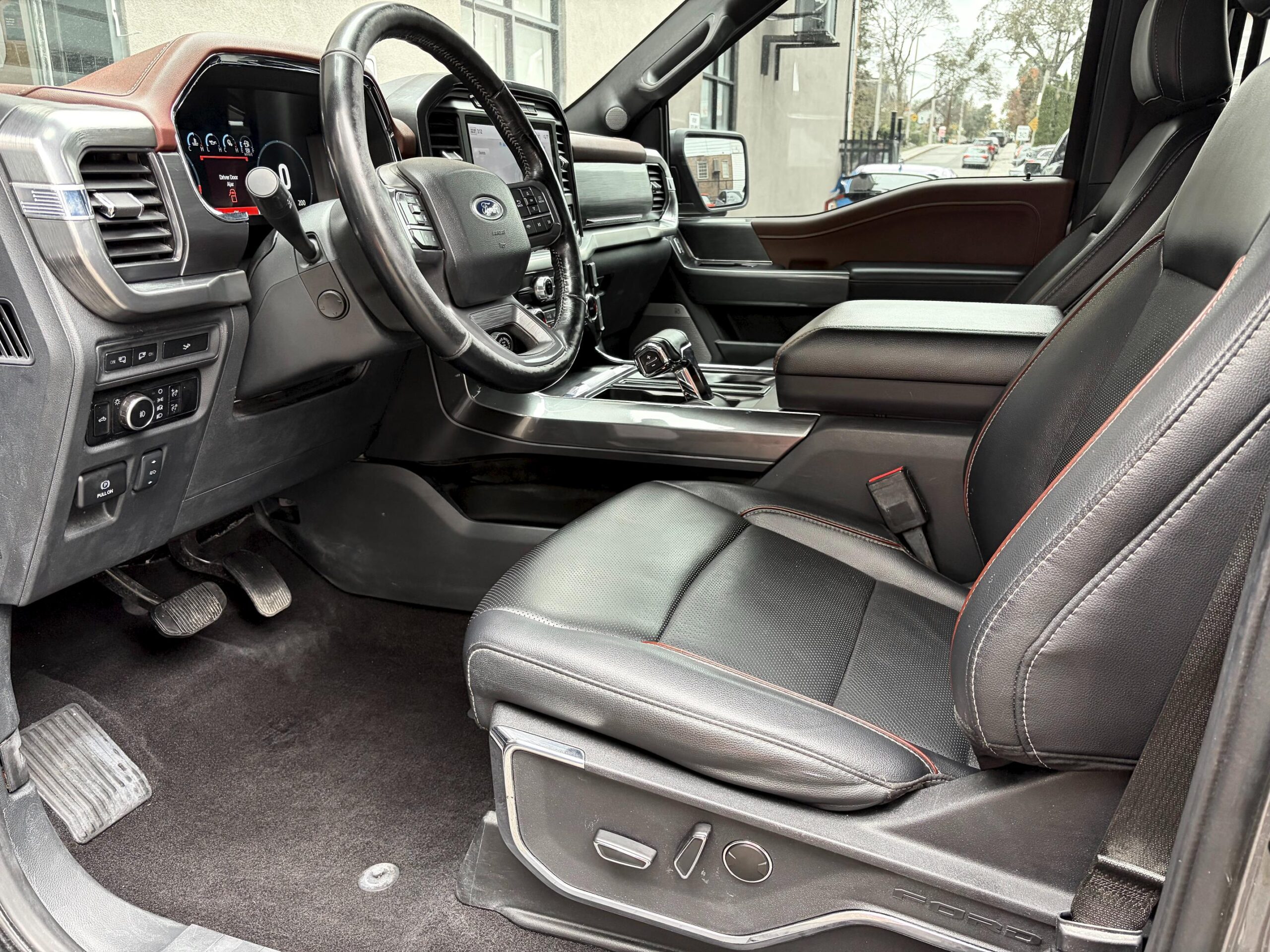 
								2023 Ford F-150 Lariat Supercrew full									