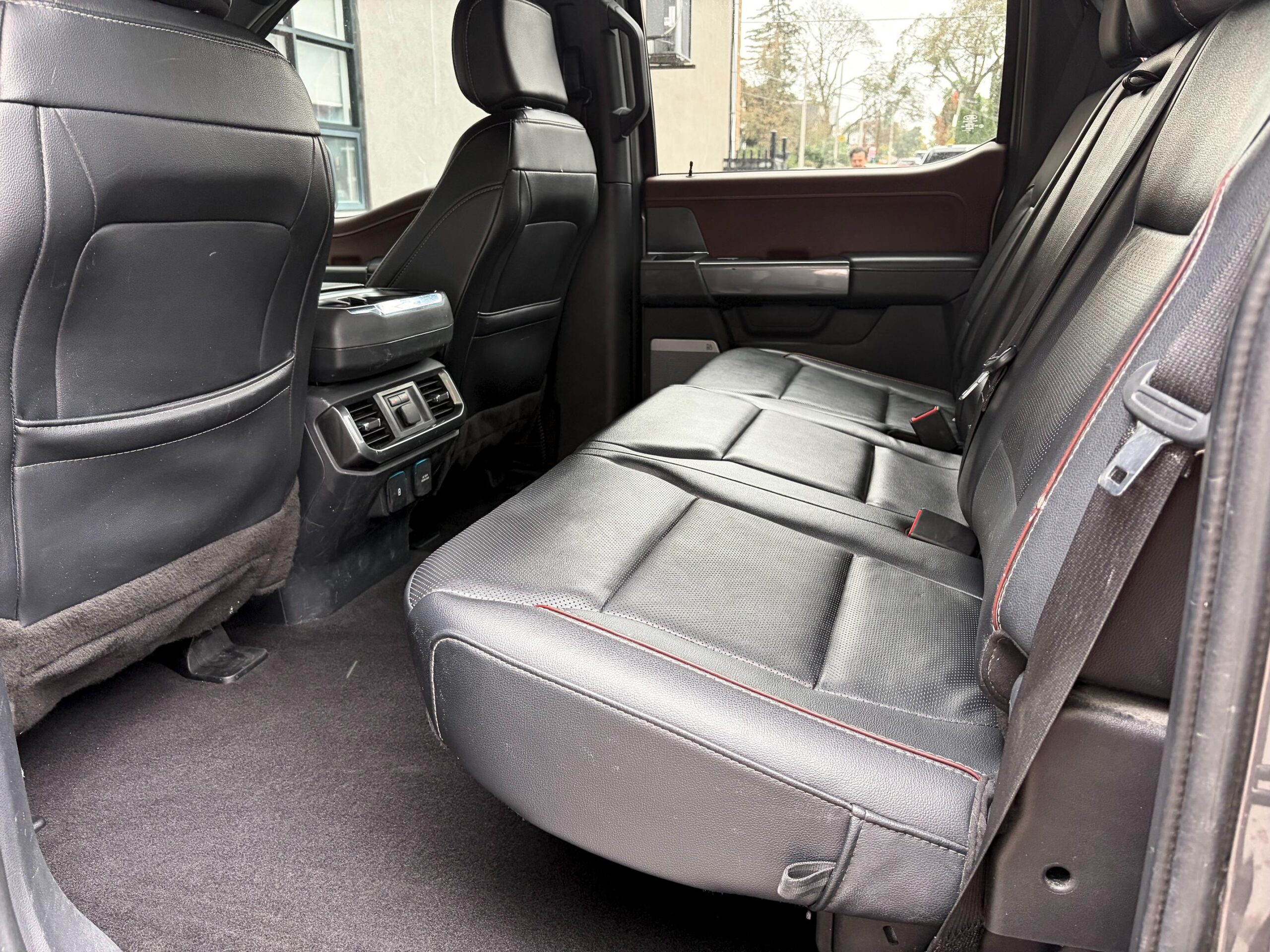 
								2023 Ford F-150 Lariat Supercrew full									