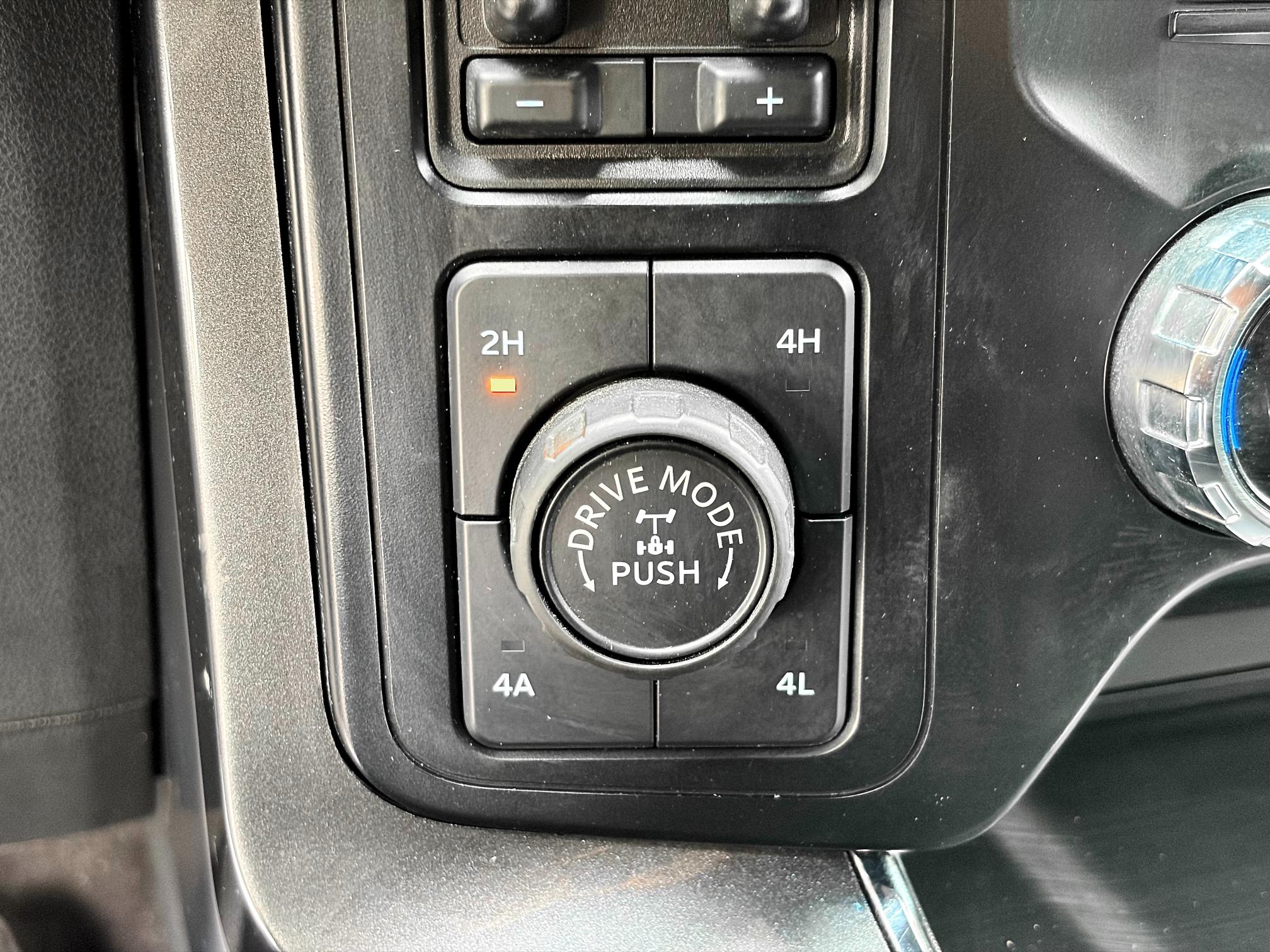 
								2023 Ford F-150 Lariat Supercrew full									