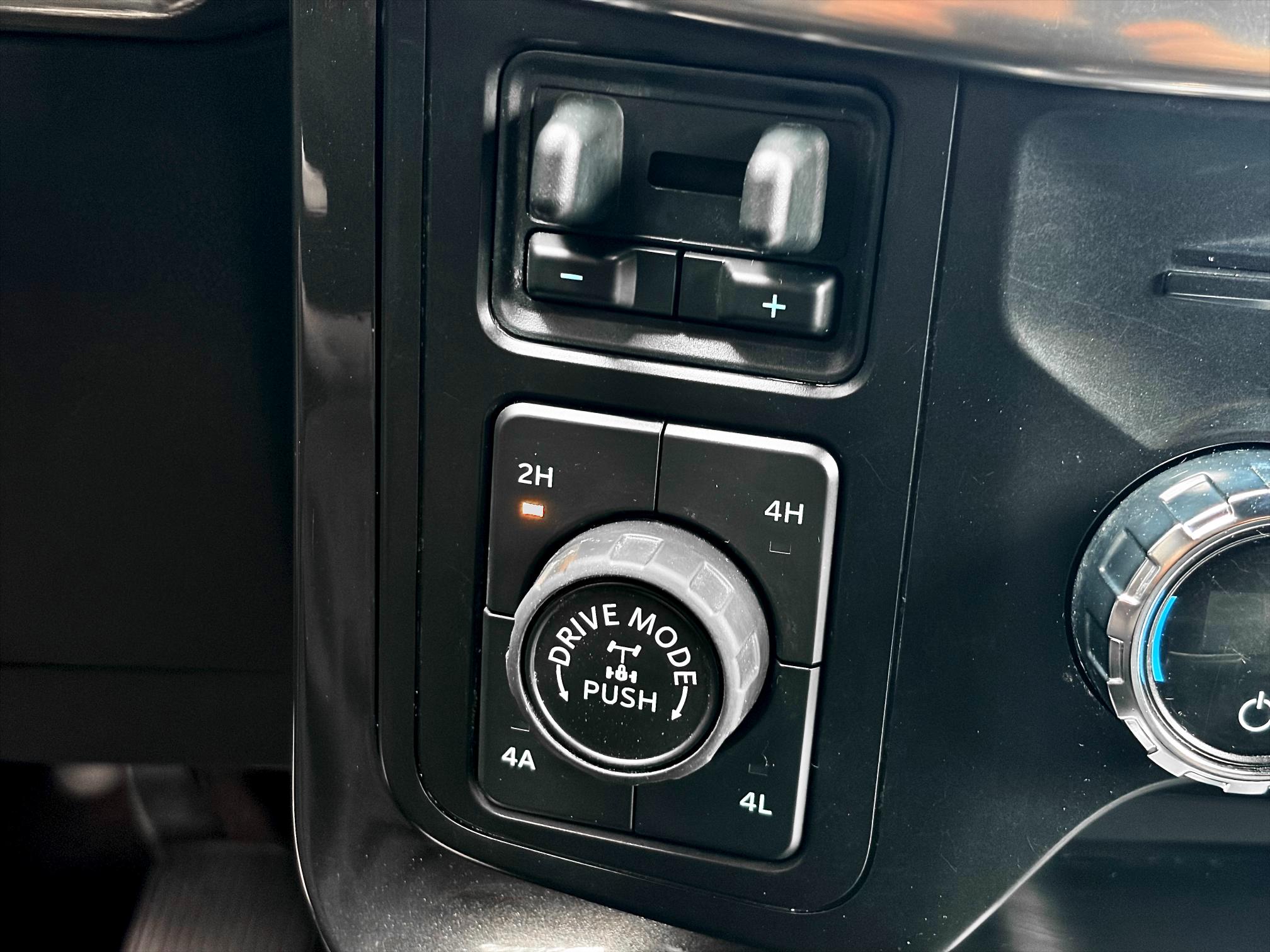 
								2021 Ford F-150 Supercrew Lariat full									